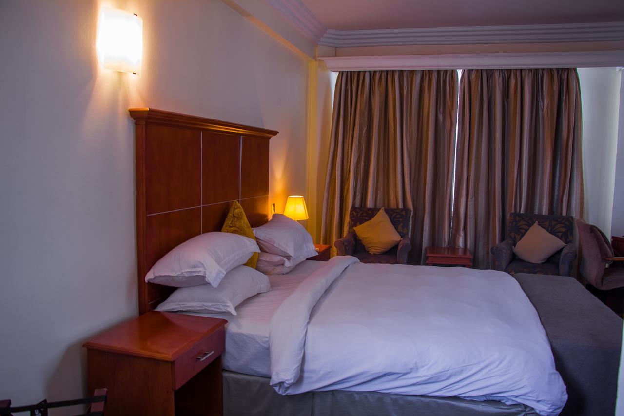 Westwood Hotel Ikoyi Лагос Екстериор снимка