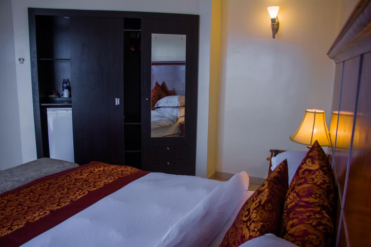 Westwood Hotel Ikoyi Лагос Екстериор снимка